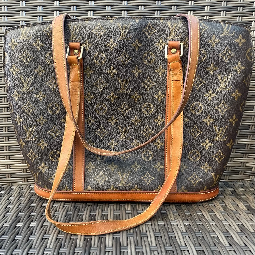 Louis Vuitton Babylone shoulder bag with zipper